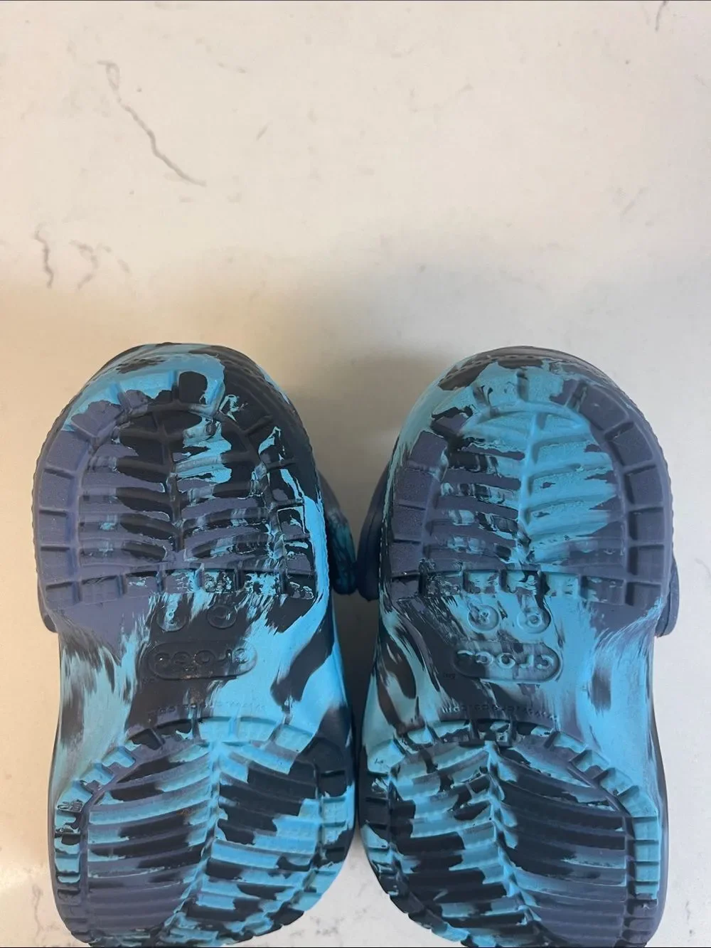 Crocs KIDS' CROCS LITTLE KID CLASSIC MARBLED CLOGS Blue Swirl Shoes Size 8